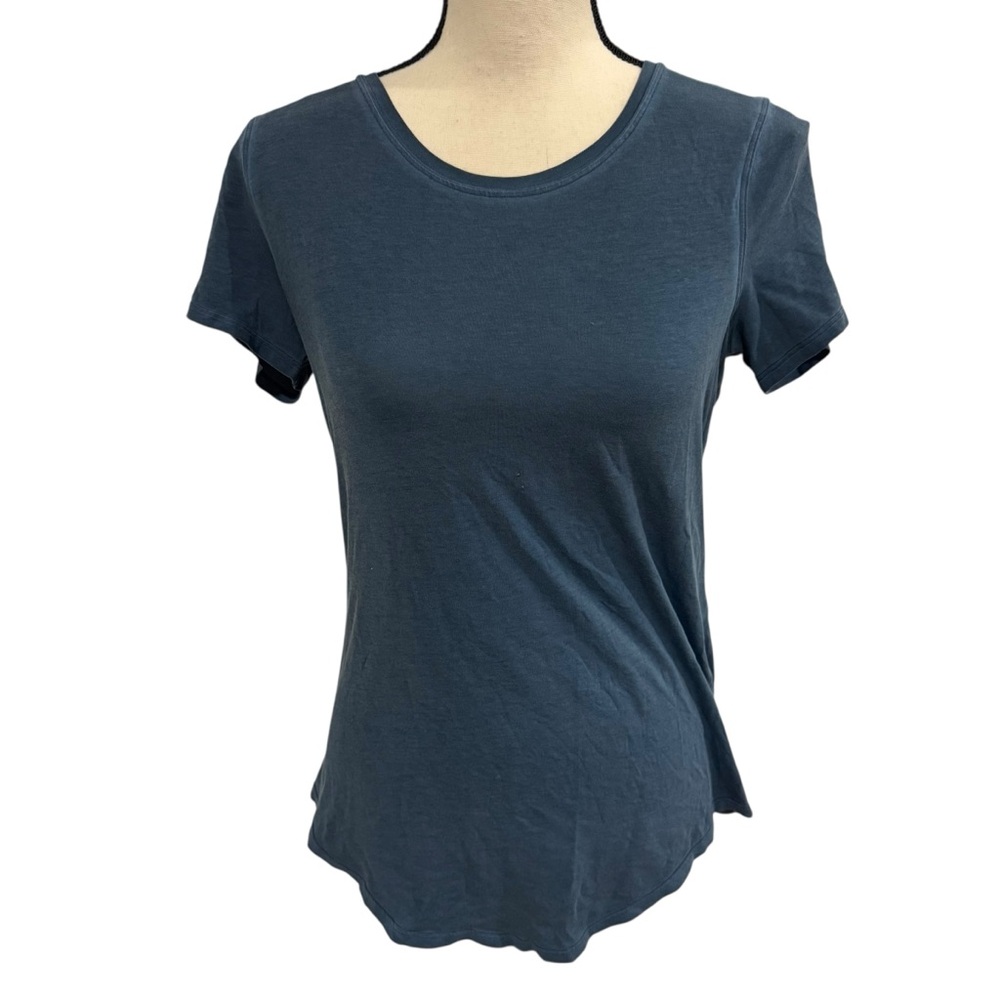 Lululemon Women’s T-shirt Teal Size 4